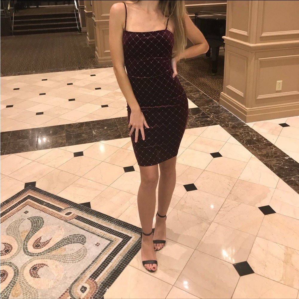Fashion nova velvet dress - Picture 5 of 11